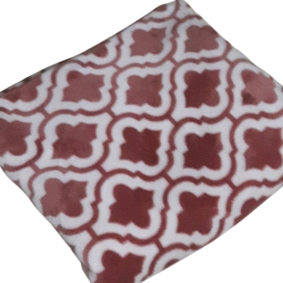 soft pink white home Styles throw blanket - Picture 1 of 4